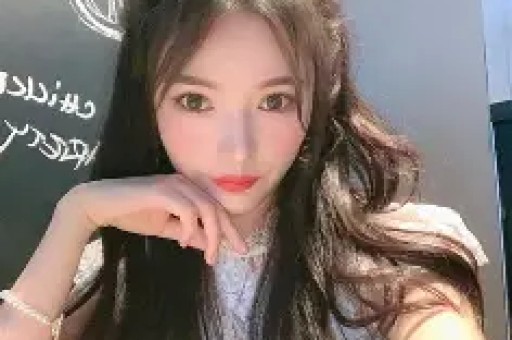 刘涛弯腰7秒上热搜：娱乐圈人设塌了真实值钱了